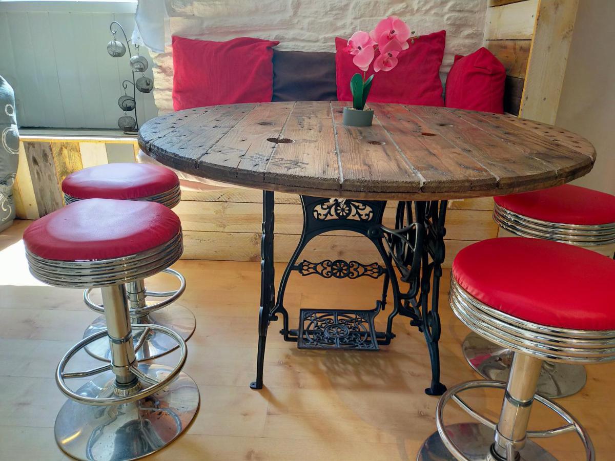 Apartamento Au Bord De L'eau A Concarnoloc